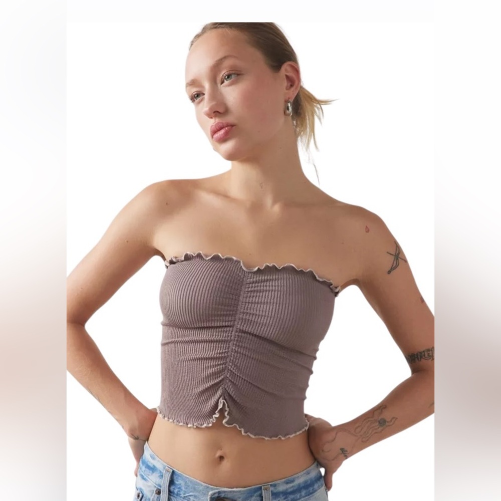 NWT Urban Outfitters Ribbed ruffle Strapless tub Top in Taupe